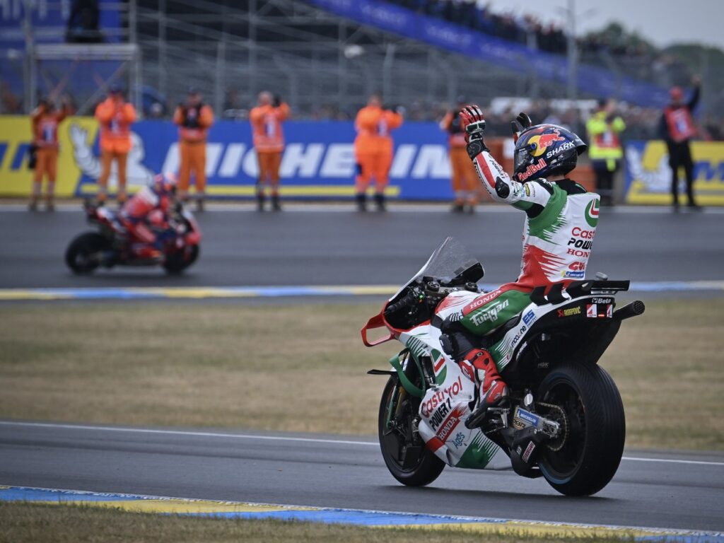 MotoGP Le Mans 2025: Zarco hace historia bajo la lluvia