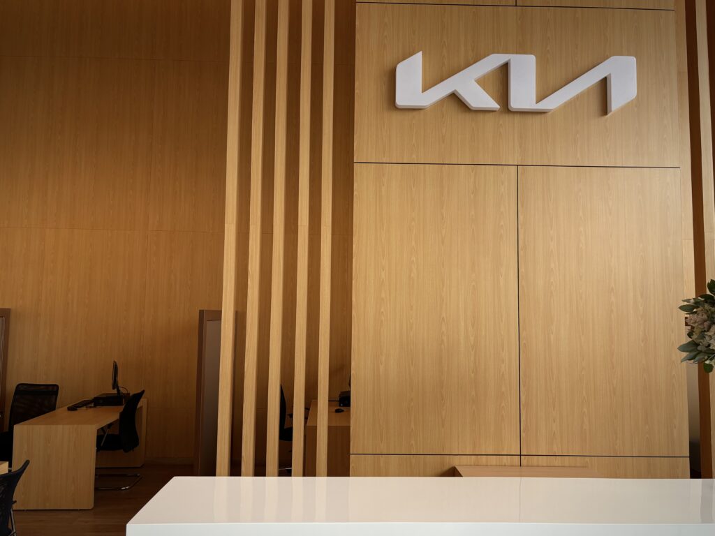 KIA renueva su tienda en Camacho