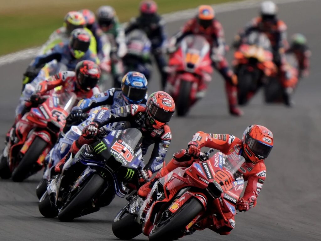 MotoGP: Inesperado final en Silverstone