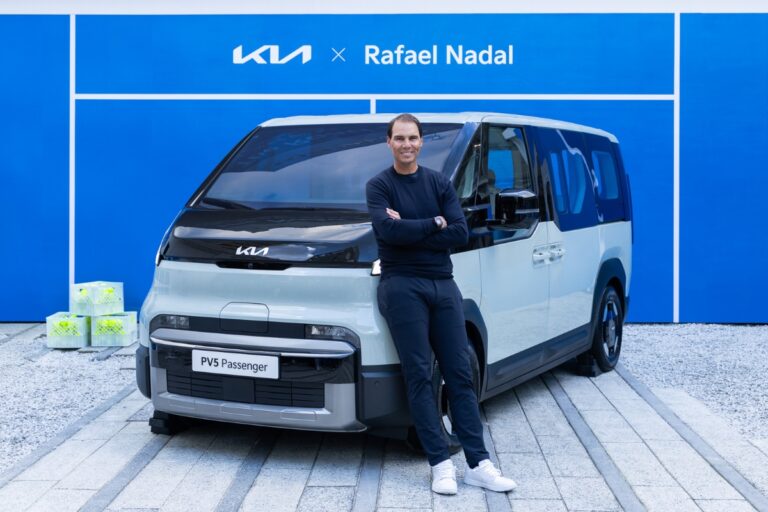 Rafael Nadal renueva su compromiso con Kia tras 21 años de colaboración