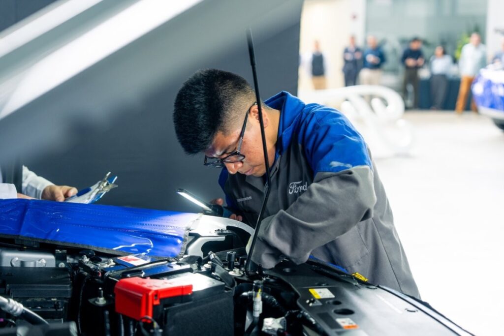 Ford Perú premia a los mejores técnicos del país en la Competencia Nacional de Habilidades Técnicas 2025
