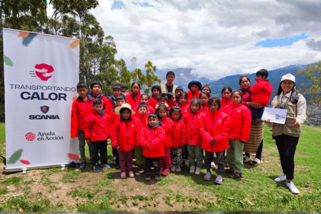 Scania abriga a más de 7,000 niñas y niños con su programa “Transportando Calor”
