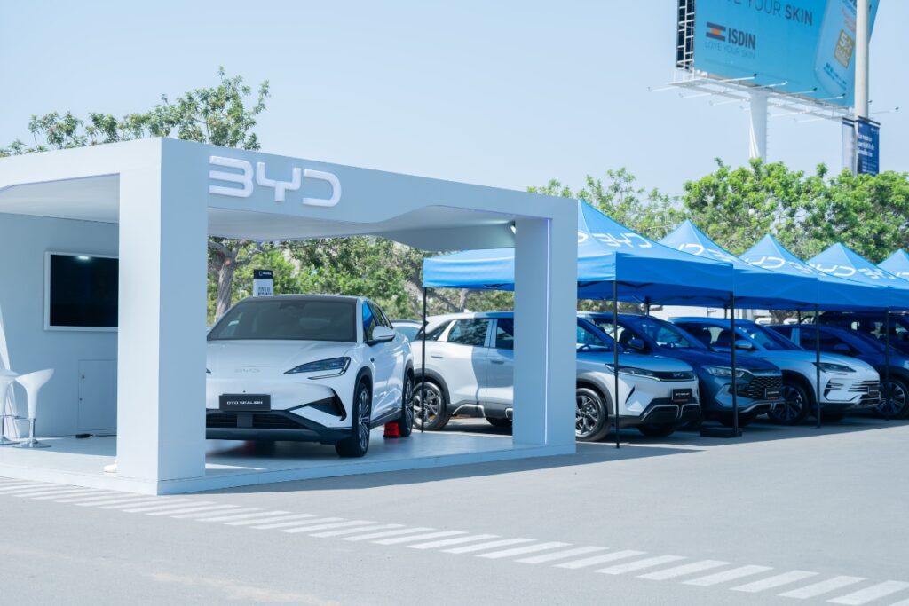 BYD apuesta por el verano peruano con un espacio de electromovilidad en el Boulevard de Asia