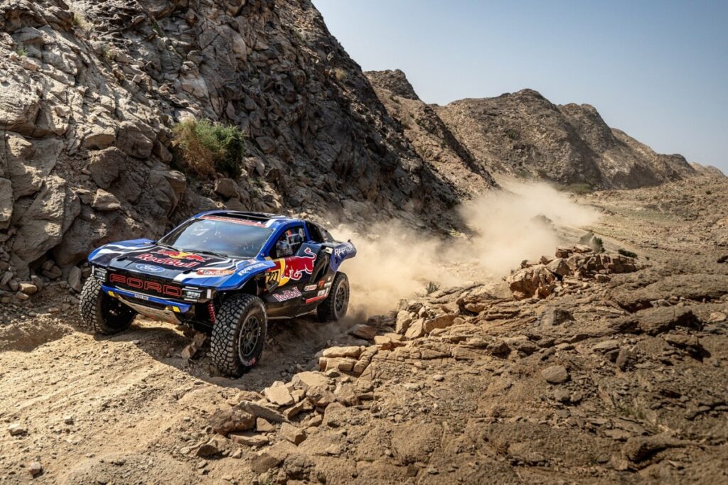 Ford conquista el Dakar 2026 con un dominio histórico de Raptor T1+