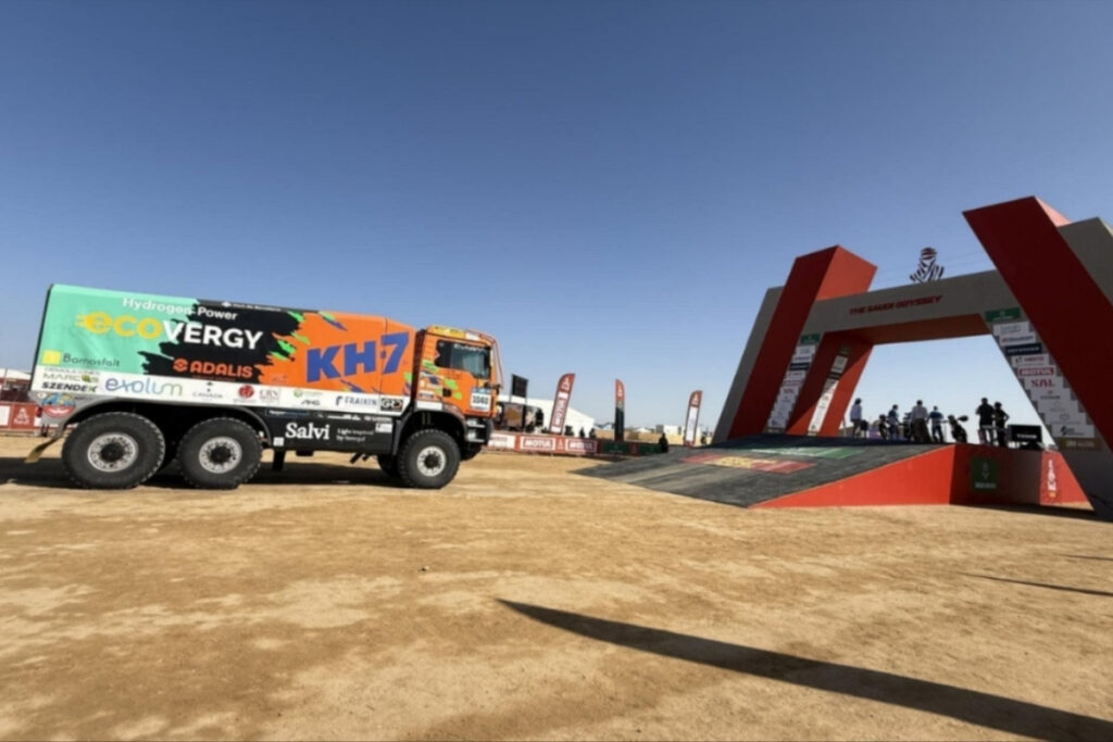 El KH-7 ECOVERGY supera con éxito la primera etapa del Dakar 2026
