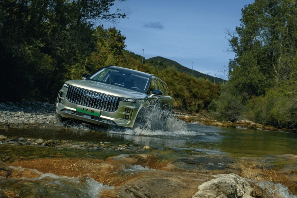 OMODA & JAECOO traen vehículos híbridos de hasta 1,200 km de autonomía a Perú