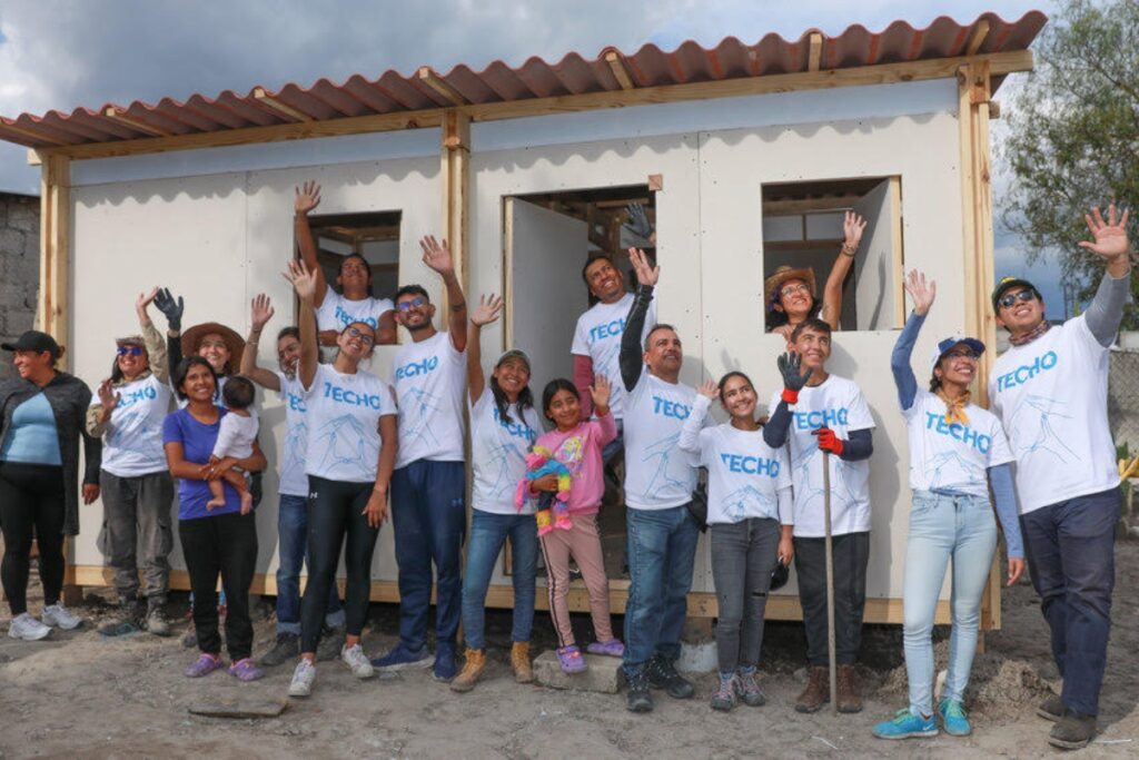 Porsche Latin America y TECHO cierran 2025 con la construcción de 51 nuevas viviendas en América Latina