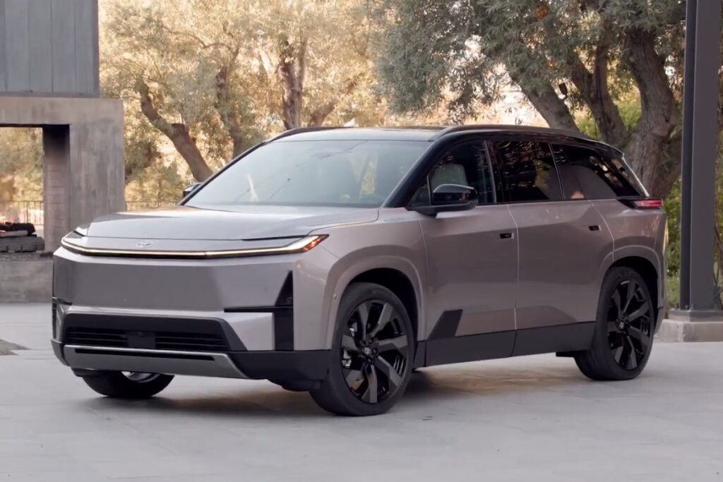 Toyota presenta la cuarta generación del Highlander 100% eléctrico