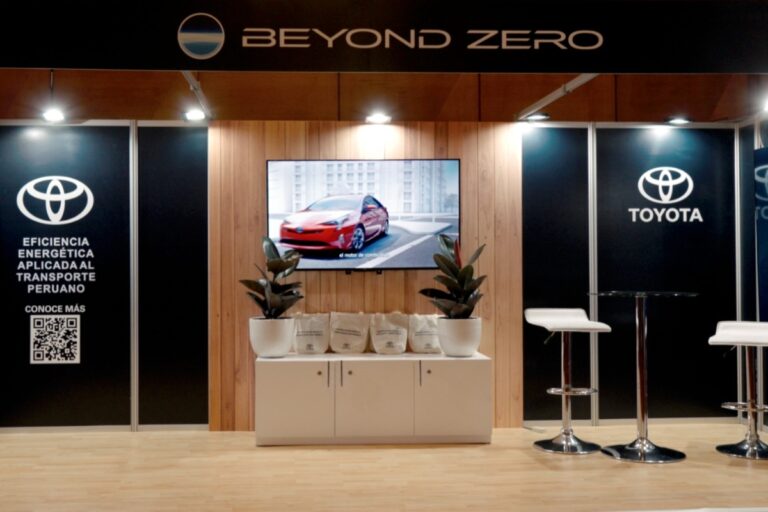 Toyota del Perú impulsa la movilidad sostenible en conferencia internacional del MINEM