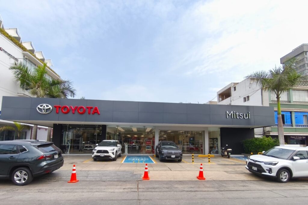 Toyota inaugura nuevo concesionario en Miraflores junto a Mitsui Automotriz