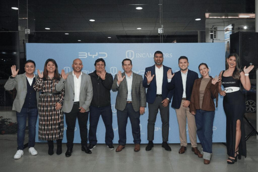 BYD refuerza su presencia en Perú con nueva tienda en Arequipa