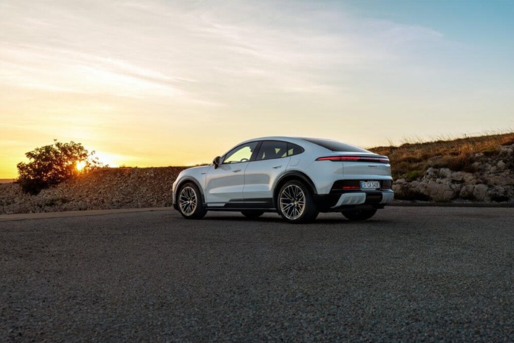 Porsche revela el nuevo Cayenne Coupé Eléctrico inspirado en el 911