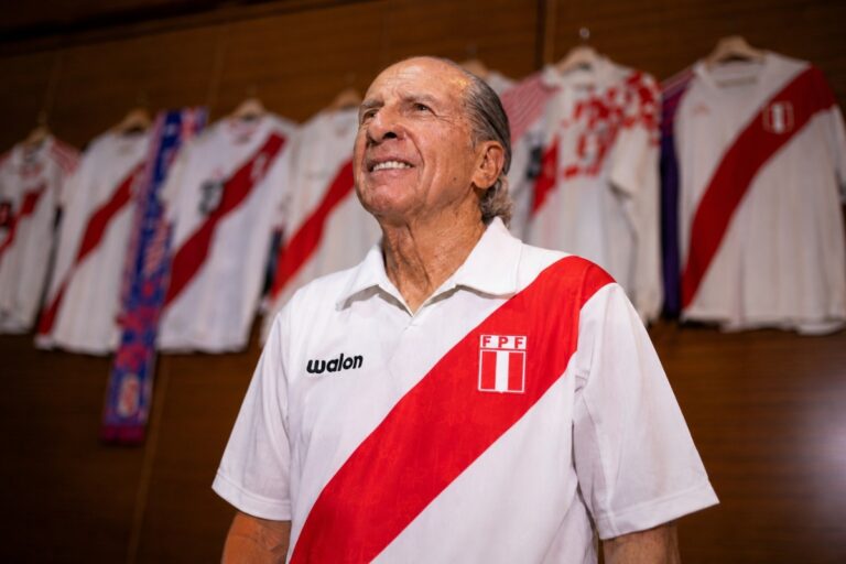 Las camisetas más históricas de Perú llegan al Kia Fan Experience