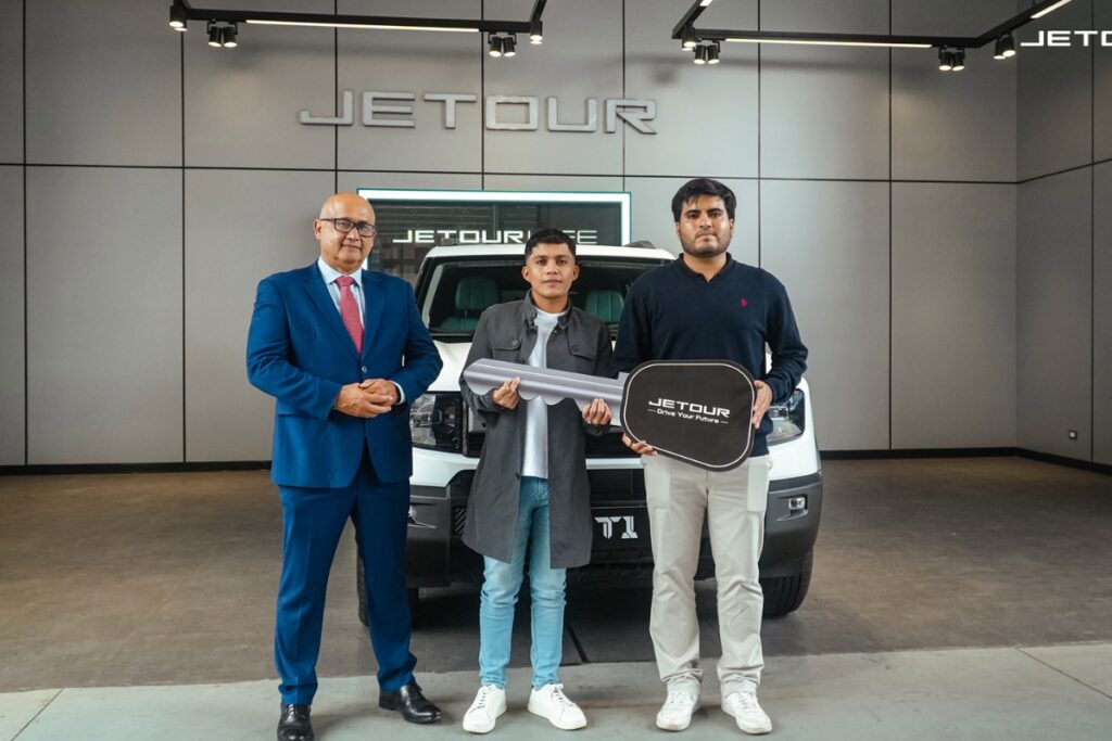 Jetour Perú culmina su campaña de aniversario con la entrega de una T1 al ganador