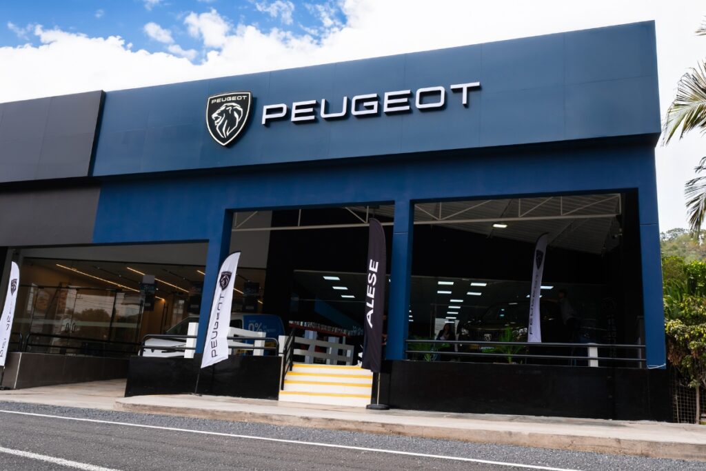 Peugeot inaugura nuevo showroom en La Molina para fortalecer su presencia en Lima