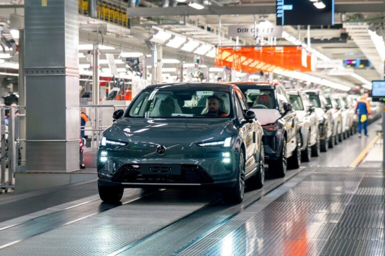 Volvo Cars inicia la producción del nuevo EX60, su SUV eléctrico revolucionario