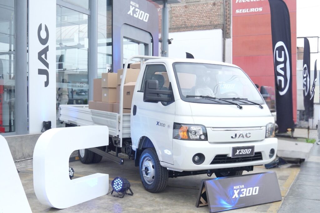 JAC Motors presenta en Perú el nuevo camión ligero JAC X300