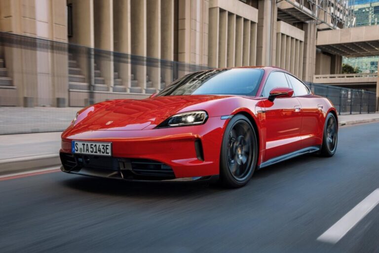 Porsche actualiza el Taycan con más emoción al volante y tecnología inteligente