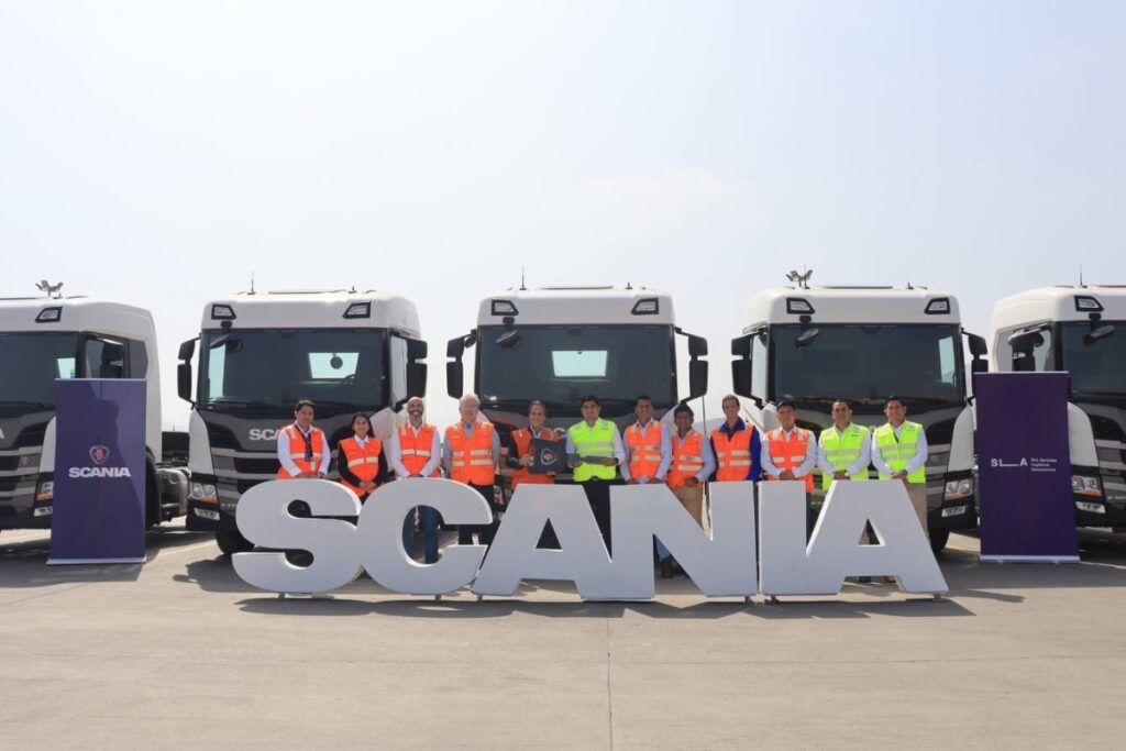 SLA incorpora cinco tractos Scania para optimizar el transporte de vehículos en el Perú
