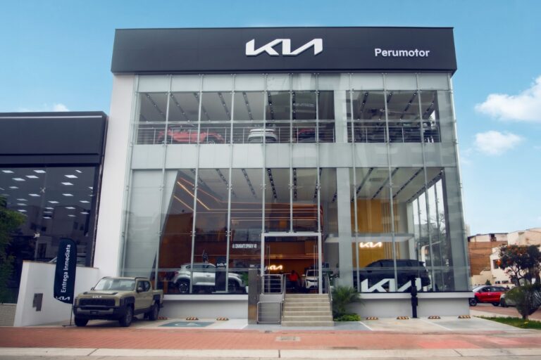 Kia inaugura nueva tienda en Miraflores y fortalece su presencia en Lima