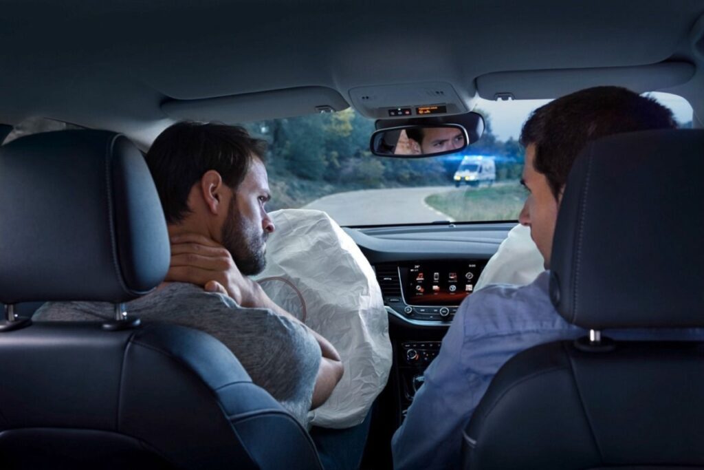 Cómo la tecnología de tu auto puede ayudarte a viajar más seguro en familia