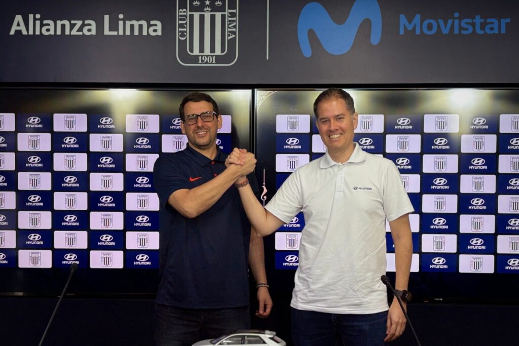 Hyundai renueva su alianza con Alianza Lima y entrega una flota de 40 vehículos