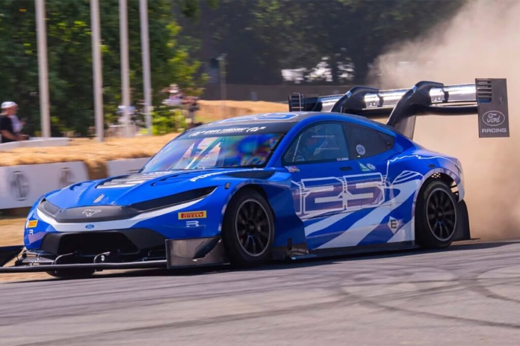 Super Mustang Mach-E conquista Goodwood 2026 y reafirma el liderazgo eléctrico de Ford Racing