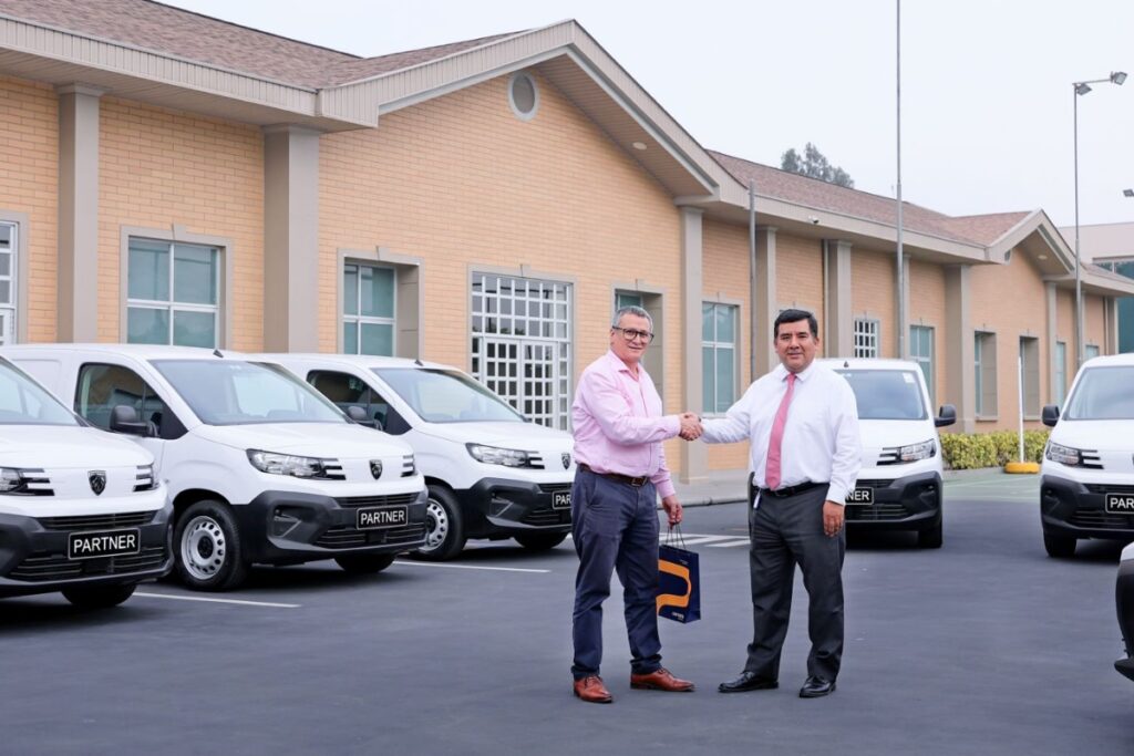 Peugeot entrega 19 unidades Partner para fortalecer las operaciones de una organización internacional