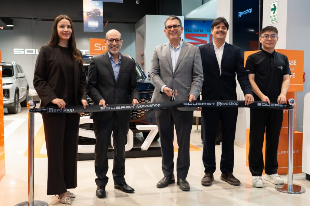 SOUEAST y Revoshop inauguran nueva tienda en Mall del Sur y amplían su presencia en Lima