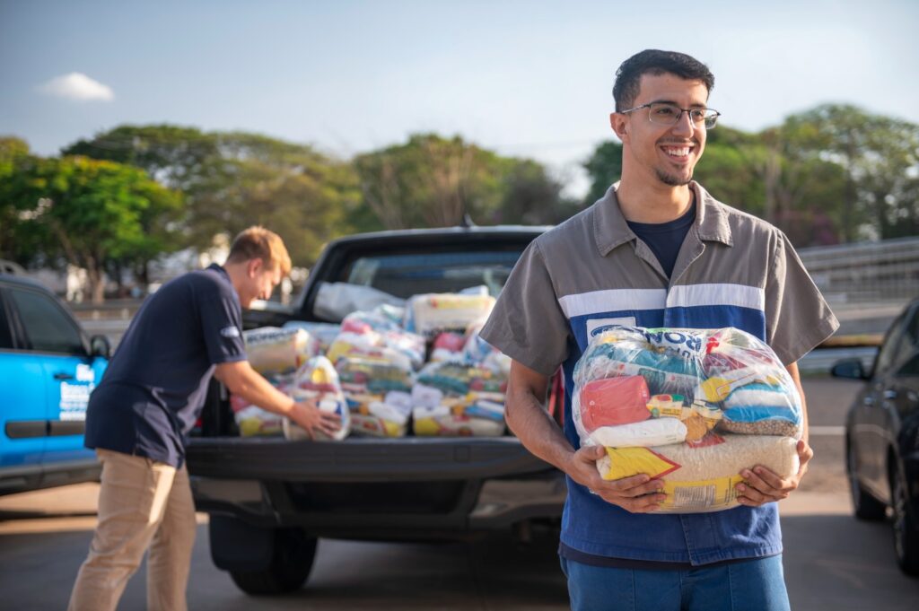 Ford Perú y concesionarios participan en campaña mundial de recolección de alimentos