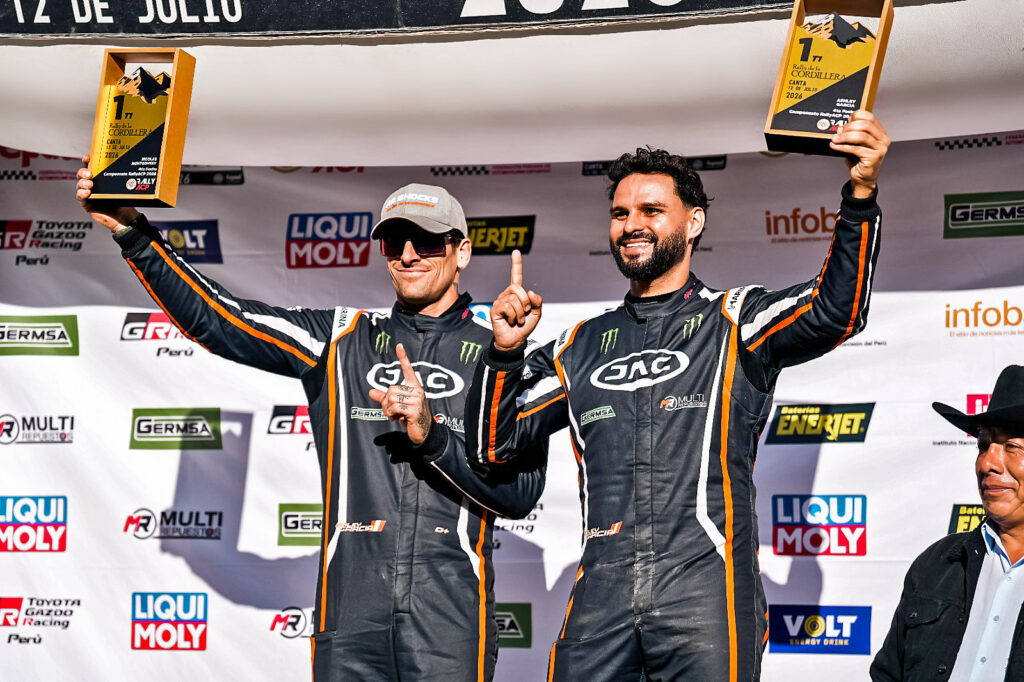 Ashley García celebra el subcampeonato de la categoría T1 del Rally ACP 2026