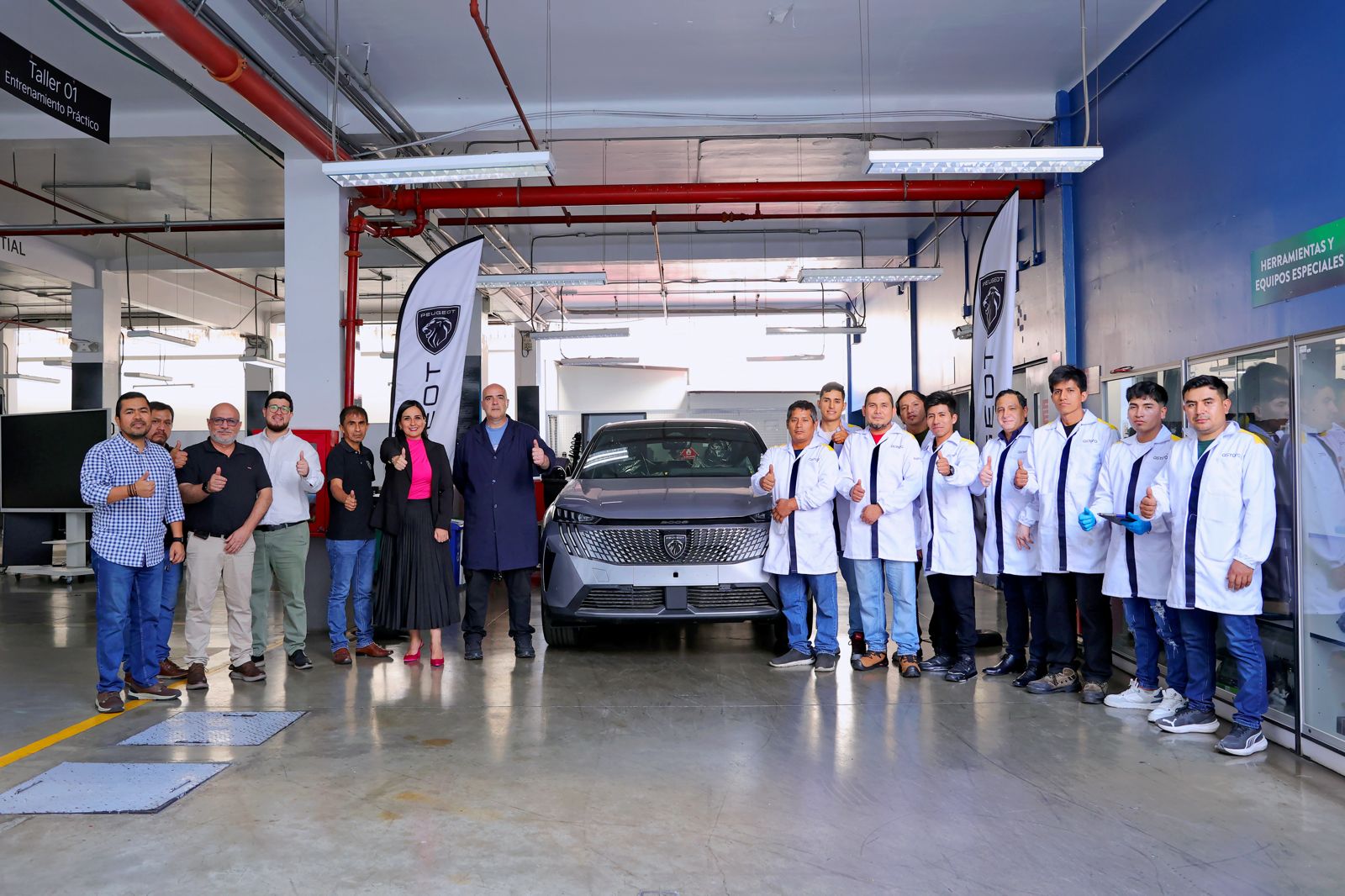 Participantes del programa de capacitación técnica Peugeot 2026